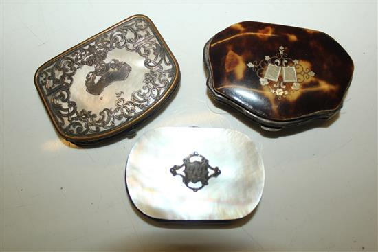 French tortoiseshell coin purse, inlaid coloured metals & two mother of pearl examples